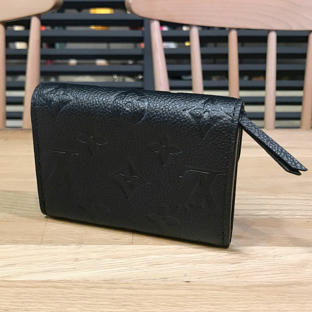 LOUIS VUITTON(ルイヴィトン)の新品同様 ルイヴィトン 現行 アンプラント ポルトモネロザリ ノワール 財布 黒 レディースのファッション小物(財布)の商品写真