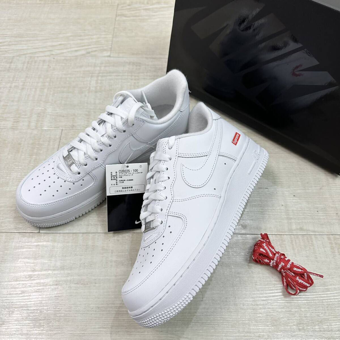 NIKE(ナイキ)の新品 NIKE Supreme AIR FORCE 1 LOW SP 26cm メンズの靴/シューズ(スニーカー)の商品写真