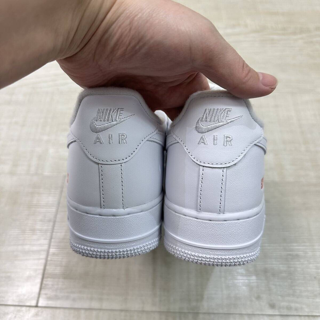 NIKE(ナイキ)の新品 NIKE Supreme AIR FORCE 1 LOW SP 26cm メンズの靴/シューズ(スニーカー)の商品写真