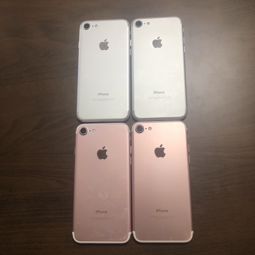 iPhone 7 Black 32 GB SIMフリー 4台 iPhone 7 Black 32 GB SIMフリー 4台