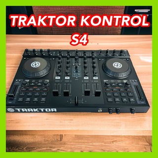 NATIVE INSTRUMENTS TRAKTOR KONTROL S4(DJコントローラー)