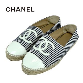 シャネル(CHANEL)のシャネル CHANEL フラットシューズ スリッポン 靴 シューズ ファブリック パテント ネイビー ホワイト ストライプ エスパドリーユ ココマーク(スリッポン/モカシン)