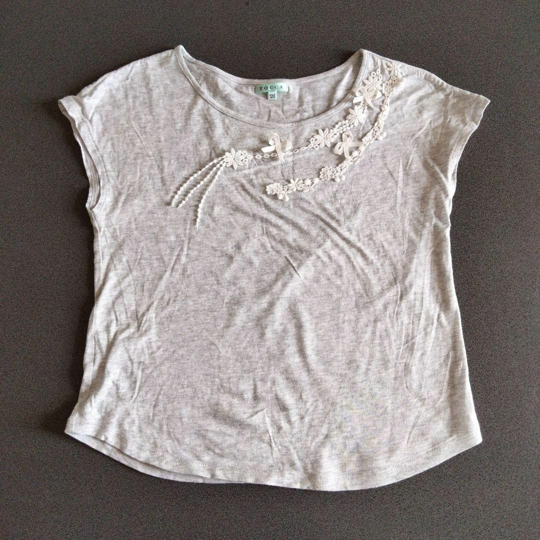 TOCCA(トッカ)のTOCCA　Tシャツ　120　薄手　ライトグレー キッズ/ベビー/マタニティのキッズ服女の子用(90cm~)(Tシャツ/カットソー)の商品写真