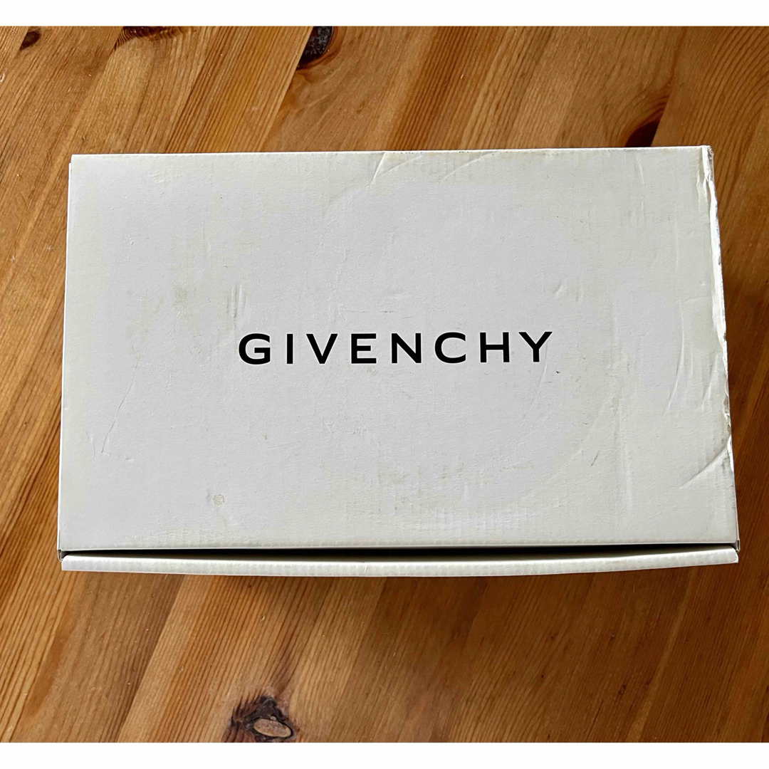 GIVENCHY(ジバンシィ)のジバンシー　カップ　ソーサー　トレー　セット　来客　オシャレ　コーヒー　新品 インテリア/住まい/日用品のキッチン/食器(グラス/カップ)の商品写真