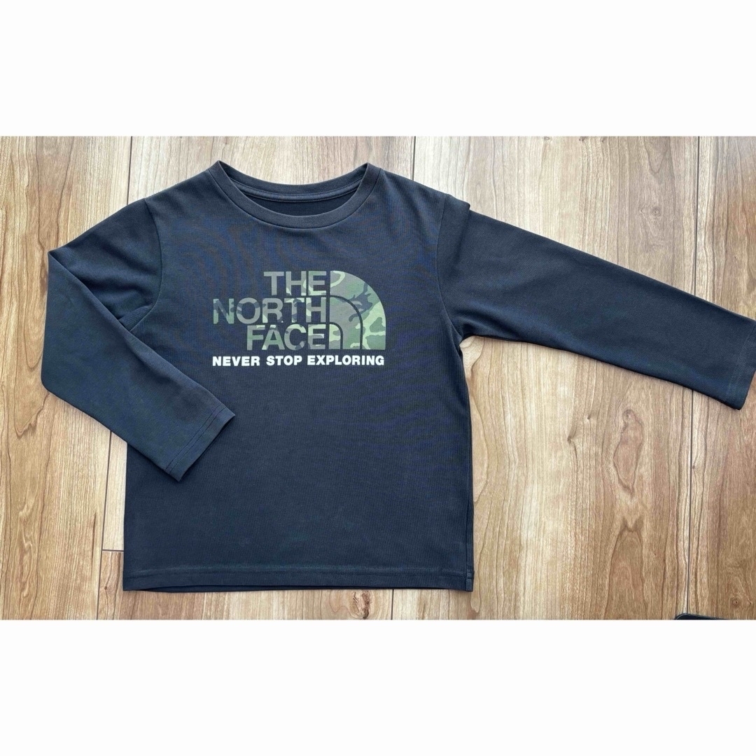 THE NORTH FACE(ザノースフェイス)のノースフェイス キッズ 長袖Tシャツ 120サイズ ブラック カモフラ キッズ/ベビー/マタニティのキッズ服男の子用(90cm~)(Tシャツ/カットソー)の商品写真