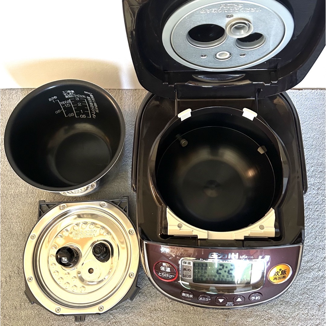 象印　3合 炊飯器　圧力IH ブラウン NP-RY05 小容量　一人暮らし スマホ/家電/カメラの調理家電(炊飯器)の商品写真