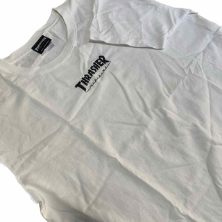 スラッシャー(THRASHER)のTHRASHER スラッシャー　半袖　tシャツ ロゴ　XL 白　スケーター(Tシャツ/カットソー(半袖/袖なし))