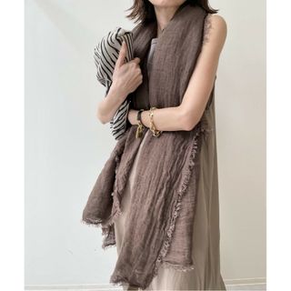 アパルトモンドゥーズィエムクラス(L'Appartement DEUXIEME CLASSE)のMAISON DE VACANES Linen Stole(ストール/パシュミナ)