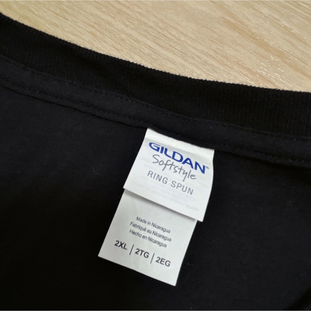 GILDAN(ギルタン)のUSA古着　GILDAN　Tシャツ　ブラック　イエロー　プリント　クルーネック メンズのトップス(Tシャツ/カットソー(半袖/袖なし))の商品写真