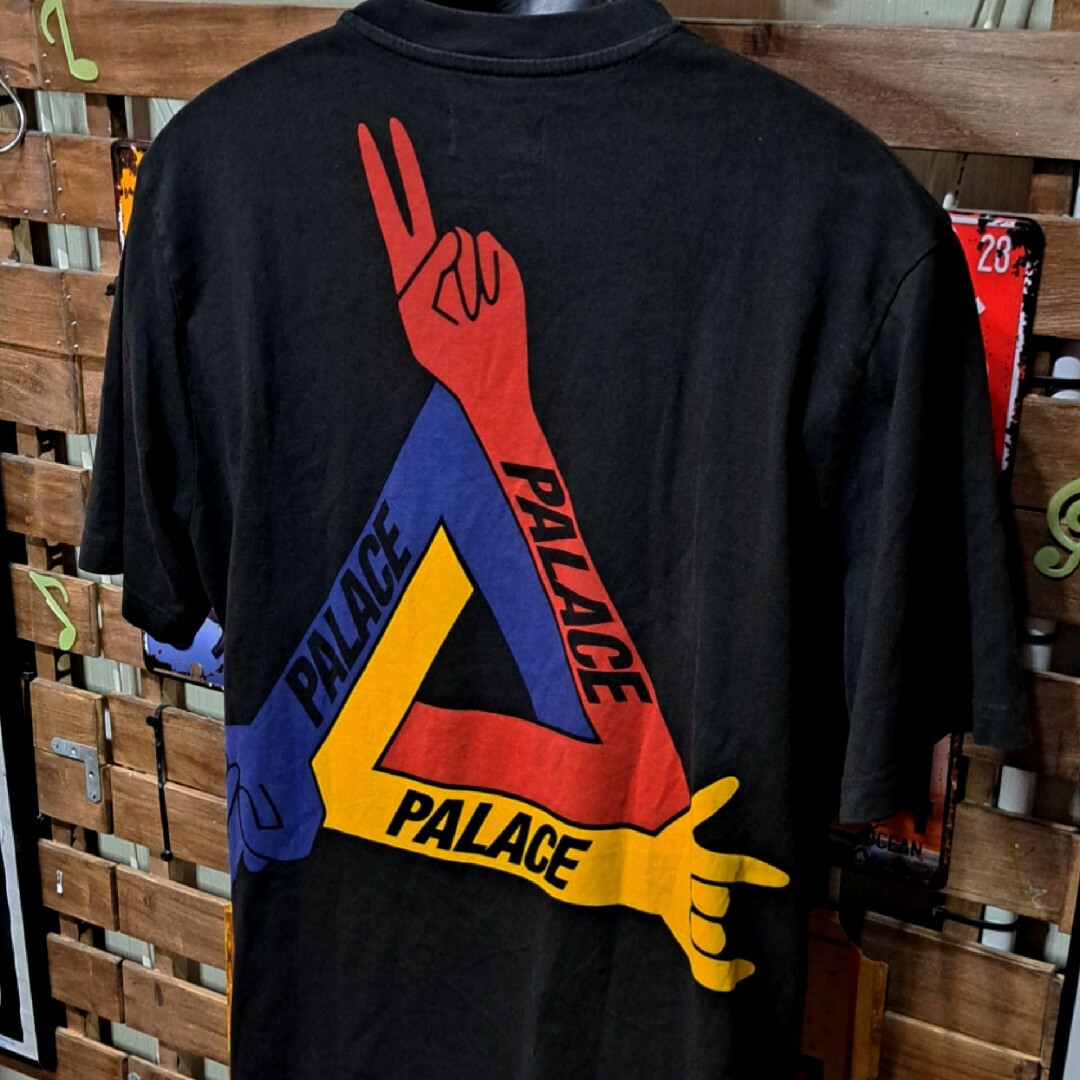 PALACE(パレス)の激レア　PALACE パレス　プリント　半袖Tシャツ　ブラック　L　黒 メンズのトップス(Tシャツ/カットソー(半袖/袖なし))の商品写真