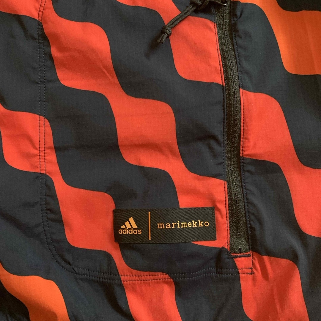 adidas(アディダス)のアディダス×マリメッコ コラボ　ウィンドブレーカーXL レディースのジャケット/アウター(ナイロンジャケット)の商品写真