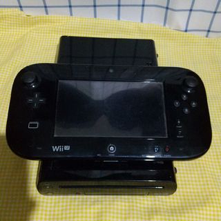 WiiU本体 と ゲームパッド(家庭用ゲーム機本体)