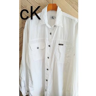 カルバンクライン(Calvin Klein)のCalvin klein cKロゴボタン 長袖シャツ ホワイト(シャツ)