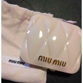 ミュウミュウ(miumiu)のMIU MIU　ミラー　ノベルティ　ピンク 　新品　巾着入り(ミラー)