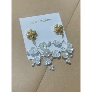 Tory Burch - 新品未使用　Tory Burch トリーバーチ　ピアス　フラワー