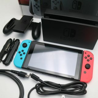 ニンテンドースイッチ(Nintendo Switch)の超美品 Nintendo Switch ネオンブルーネオンレッド  M111(家庭用ゲーム機本体)