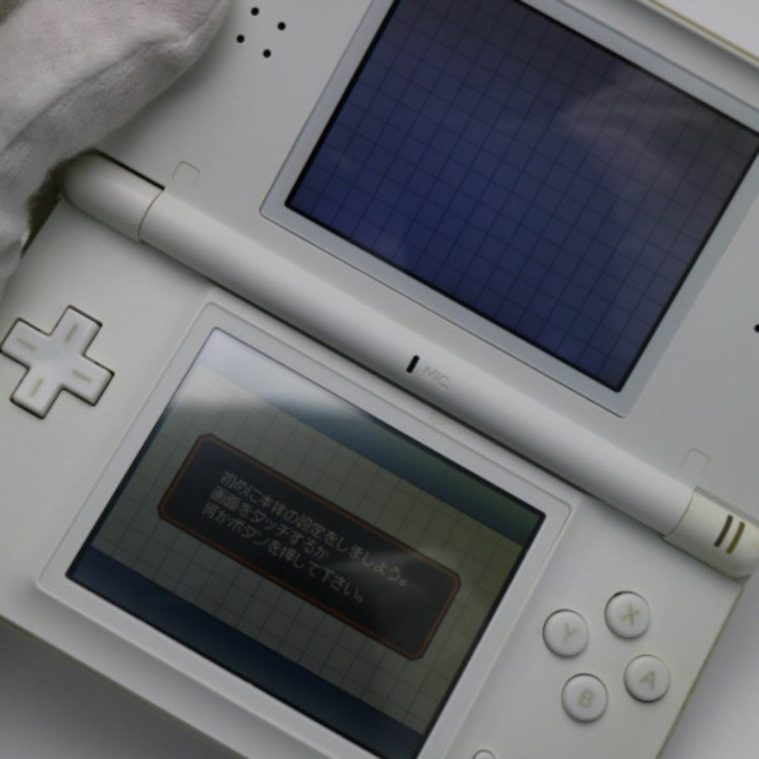 ニンテンドーDS(ニンテンドーDS)のニンテンドーDS Lite ライト ホワイト  M111 エンタメ/ホビーのゲームソフト/ゲーム機本体(携帯用ゲーム機本体)の商品写真