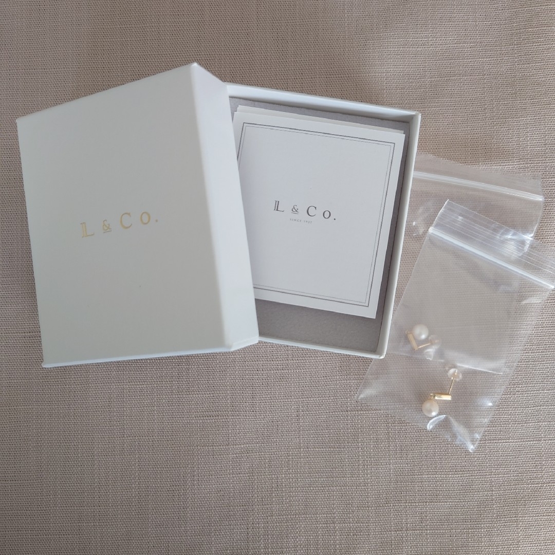 L&CO.(エルアンドコー)の未使用品　K18 アコヤパール スタッドピアス　あこや真珠　6mm レディースのアクセサリー(ピアス)の商品写真