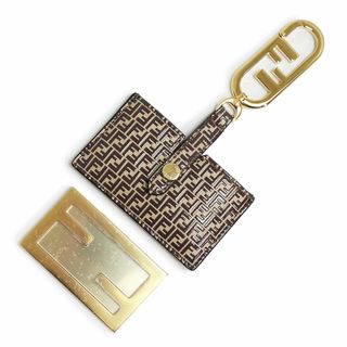 フェンディ(FENDI)のフェンディ ズッカ柄 ミラ―ホルダー チャーム レザー ブラウン 茶 ゴールド金具 7AS049 箱付 FENDI（新品・未使用品）(チャーム)