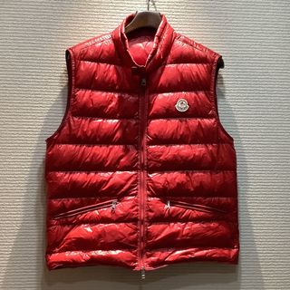 モンクレール(MONCLER)のモンクレール MONCLER ワッペン ダウンベスト レッド GUI 【3】(ダウンベスト)