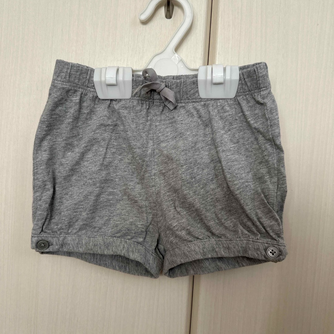 babyGAP(ベビーギャップ)のショートパンツ　ベビーギャップ　110cm グレー キッズ/ベビー/マタニティのキッズ服女の子用(90cm~)(パンツ/スパッツ)の商品写真