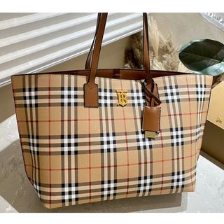 バーバリー(BURBERRY)のトートバッグ　Burberry　人気(ファンデーション)