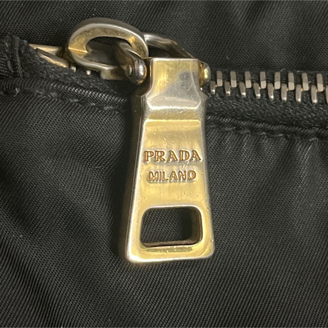 PRADA(プラダ)のプラダ　ショルダーバッグ　2way クラッチバッグ　ゴールド金具　ロゴ　ブラック レディースのバッグ(ショルダーバッグ)の商品写真