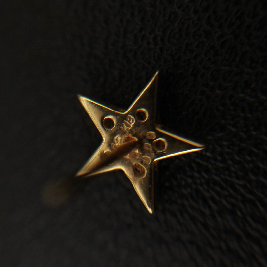 (M042404)K18 YG ダイヤモンド 星 スター デザイン ピアス レディースのアクセサリー(ピアス)の商品写真