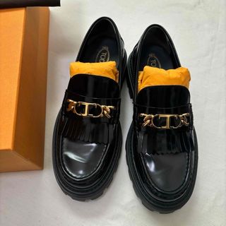 トッズ(TOD'S)の【訳あり】トッズ　レザーフリンジローファー(ローファー/革靴)