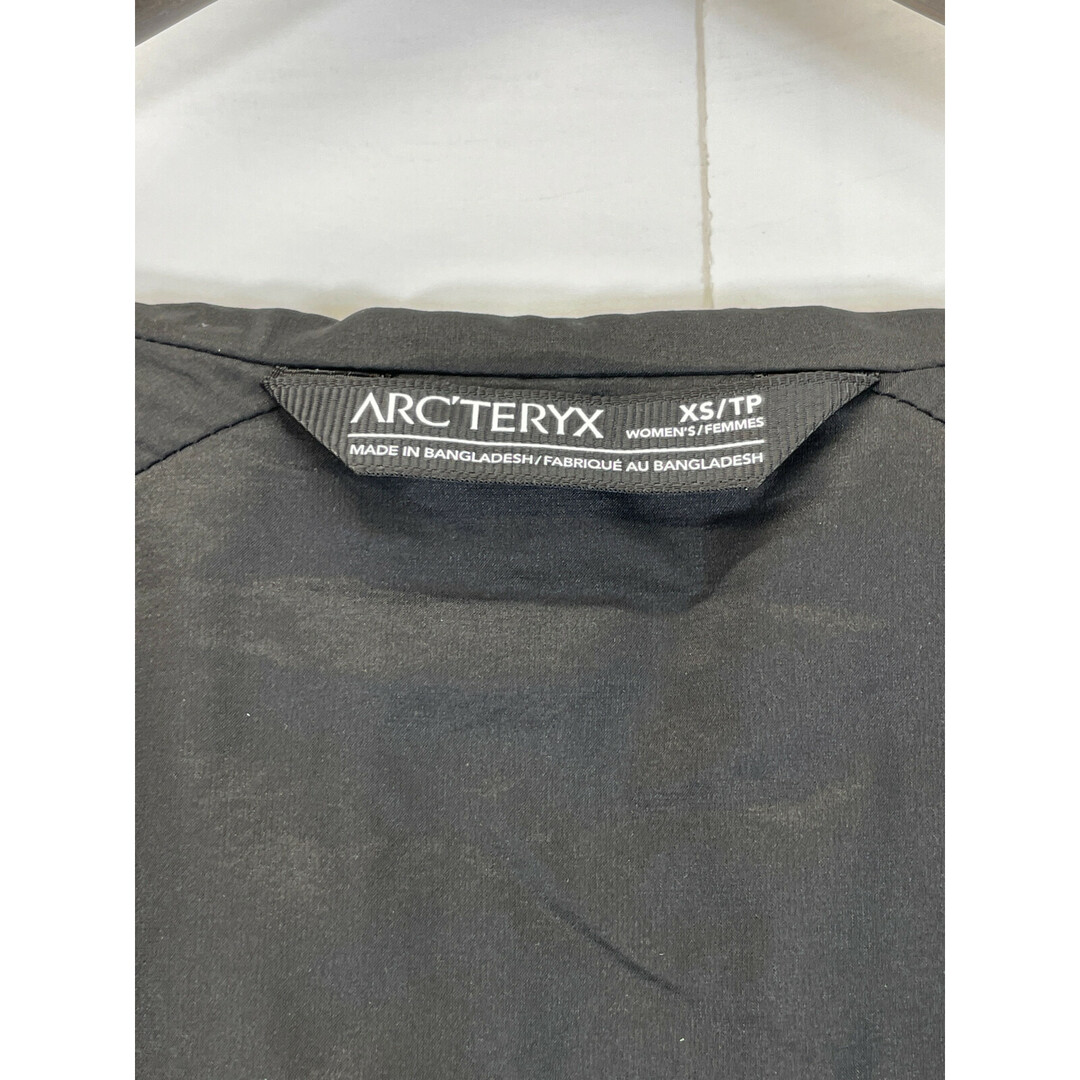 ARC'TERYX(アークテリクス)のアークテリクス ブラック Atom LT Hoody 24111 XS レディースのジャケット/アウター(その他)の商品写真