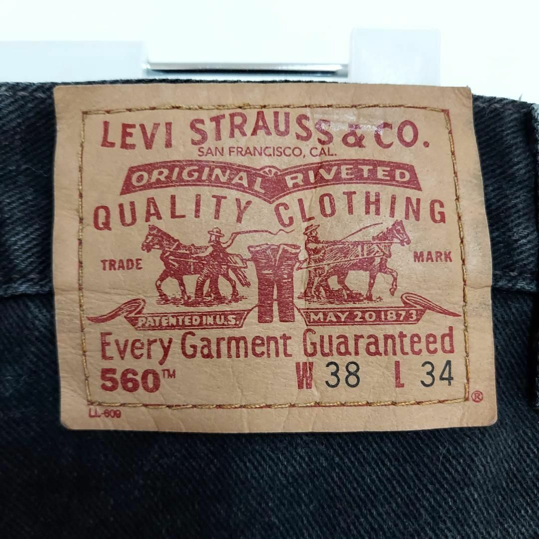 Levi's(リーバイス)のリーバイス560 Levis W38 ブラックデニムパンツ 黒 00s 8890 メンズのパンツ(デニム/ジーンズ)の商品写真