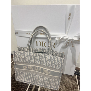 ディオール(Dior)の極美品【DIOR】ブックトートバッグ　ミディアム(トートバッグ)