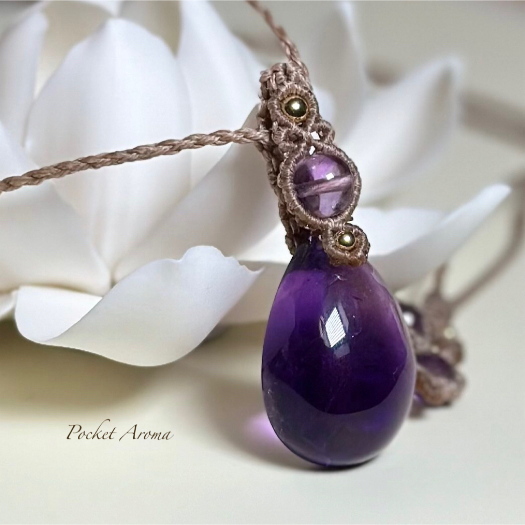 『幻慈紫』ファントムアメジストのマクラメペンダントネックレス ハンドメイドのアクセサリー(ネックレス)の商品写真