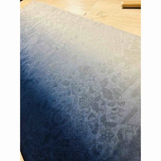 M739 正絹　紋意匠　タテぼかし　ハギレ  ハンドメイド　リメイク素材　美品