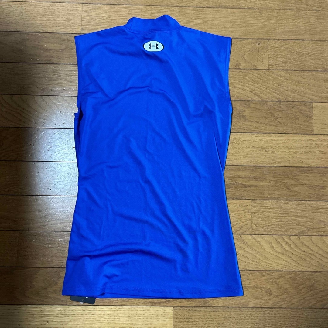 UNDER ARMOUR(アンダーアーマー)のノースリーブシャツ メンズのトップス(Tシャツ/カットソー(半袖/袖なし))の商品写真