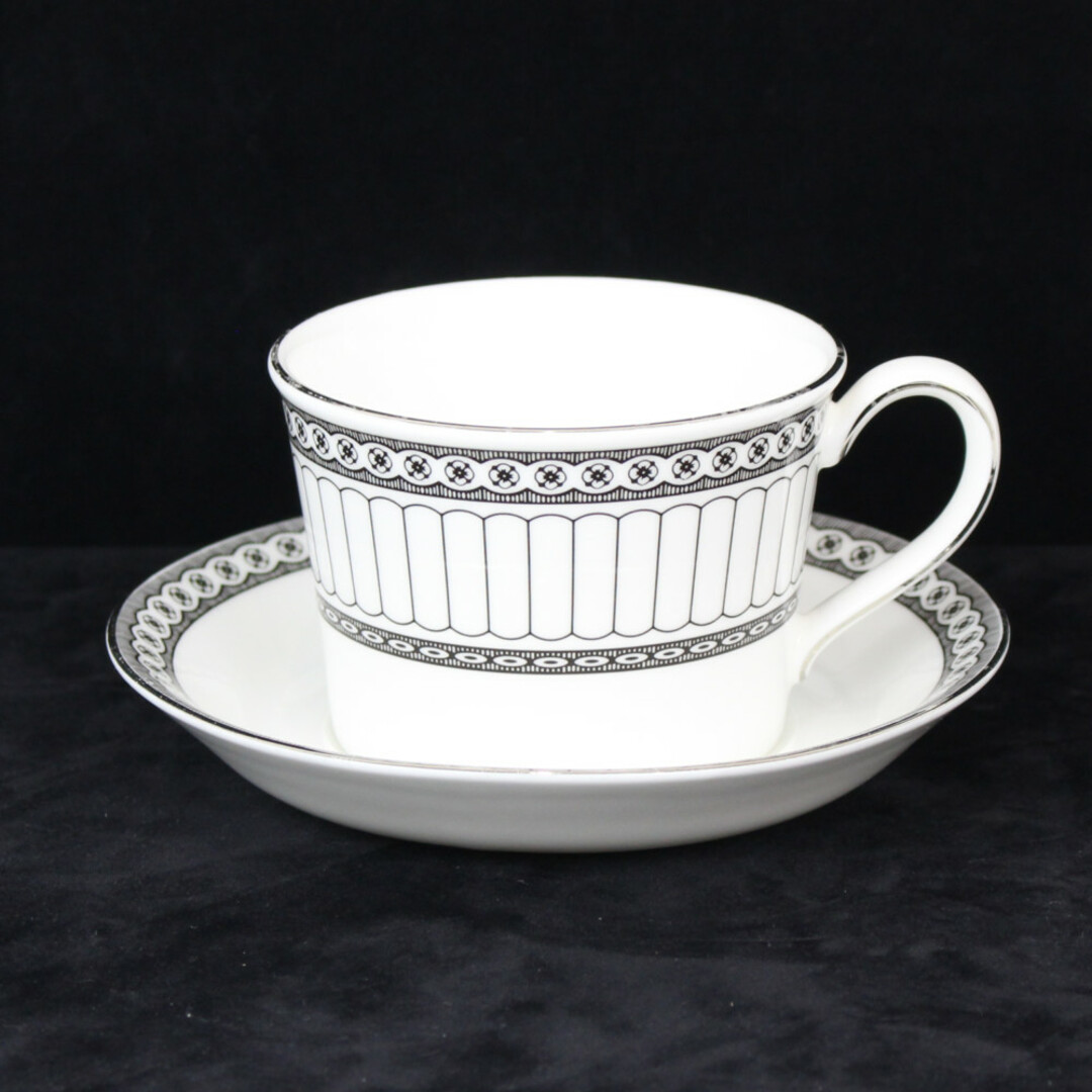 WEDGWOOD(ウェッジウッド)のWEDGWOOD ウェッジウッド コントラスト カップ&ソーサー ホワイト×ブラック BONE CHINA ブランド 食器 コーヒー 紅茶 ティーカップ お祝い プレゼント インテリア 飾り 置物【中古】松前R56号店 インテリア/住まい/日用品のキッチン/食器(その他)の商品写真