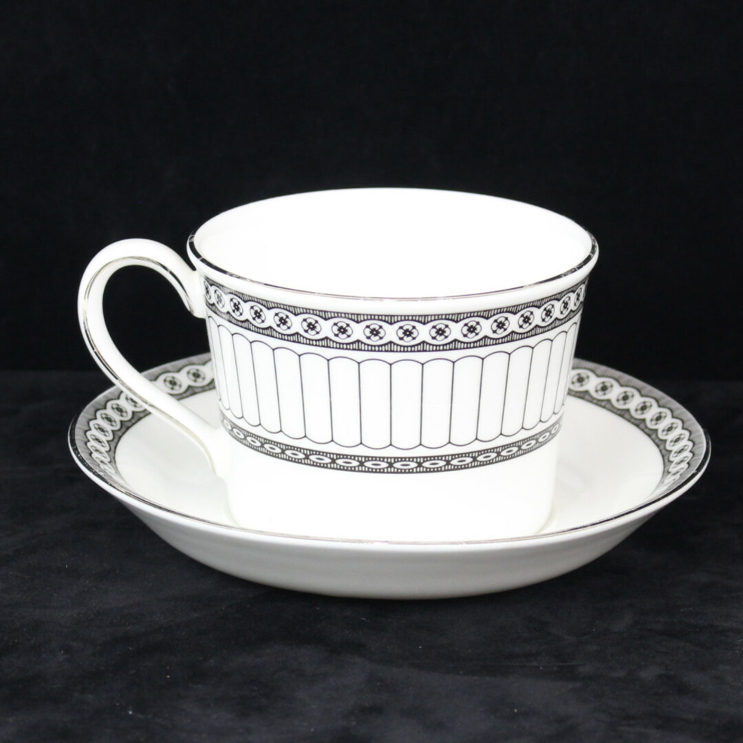 WEDGWOOD(ウェッジウッド)のWEDGWOOD ウェッジウッド コントラスト カップ&ソーサー ホワイト×ブラック BONE CHINA ブランド 食器 コーヒー 紅茶 ティーカップ お祝い プレゼント インテリア 飾り 置物【中古】松前R56号店 インテリア/住まい/日用品のキッチン/食器(その他)の商品写真