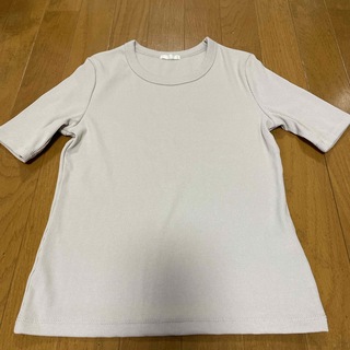 ジーユー(GU)のGU グレージュ　半袖(Tシャツ/カットソー(半袖/袖なし))