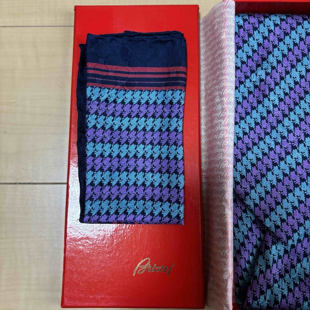 Brioni(ブリオーニ)のブリオーニ Brioni シルク ネクタイ ポケットチーフ付き　イタリア製  メンズのファッション小物(ネクタイ)の商品写真