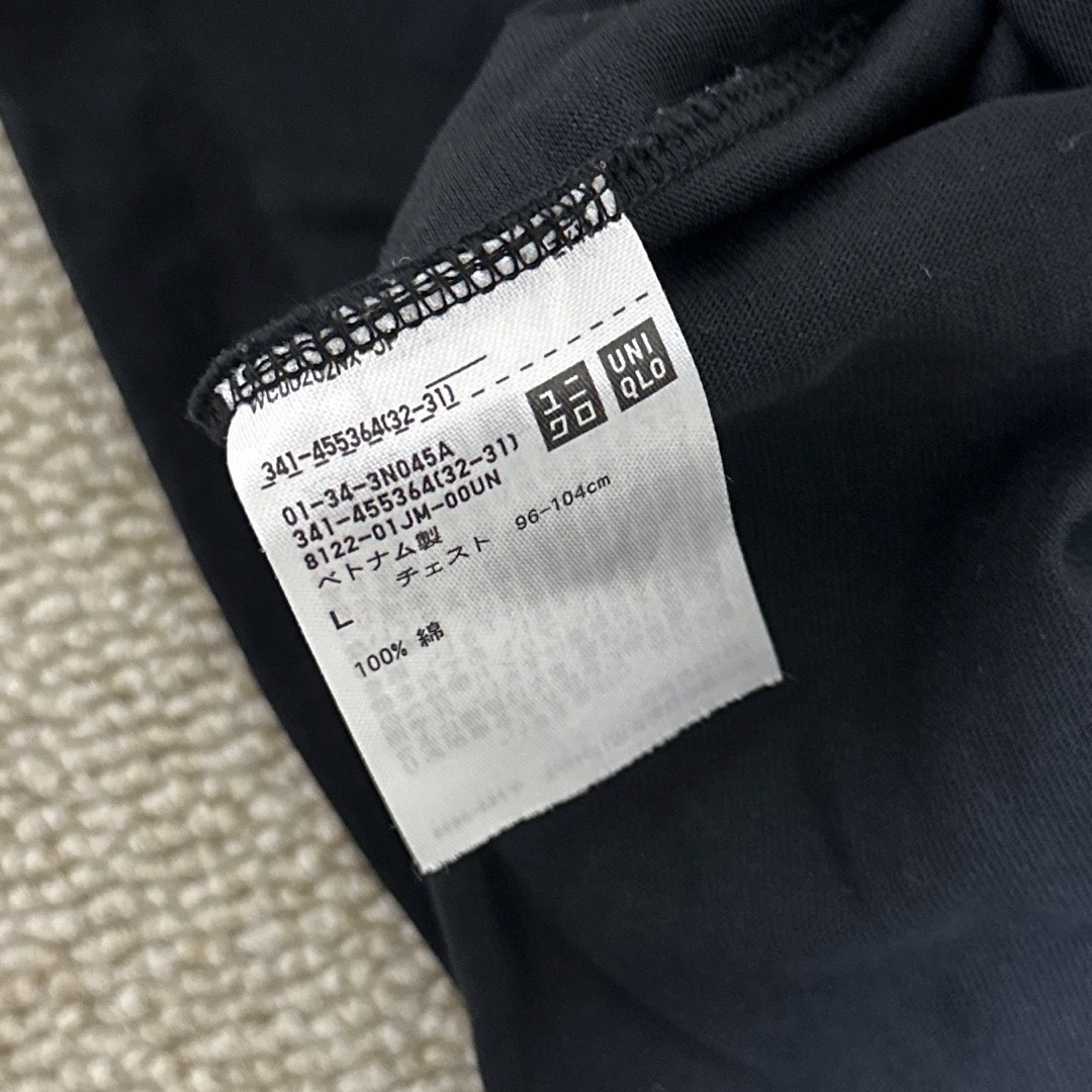UNIQLO(ユニクロ)のリラックスフィットVネックTシャツ ユニクロ　L  ブラック メンズのトップス(Tシャツ/カットソー(半袖/袖なし))の商品写真