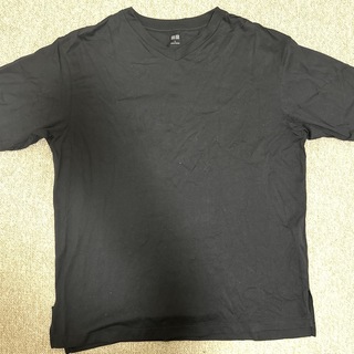 ユニクロ(UNIQLO)のリラックスフィットVネックTシャツ ユニクロ　L  ブラック(Tシャツ/カットソー(半袖/袖なし))