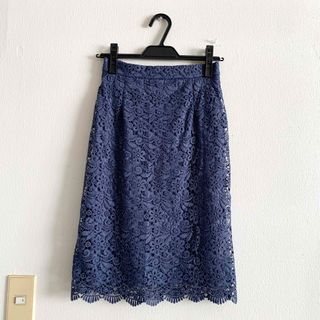 ユニクロ(UNIQLO)の美品 ユニクロ 膝丈スカート  レーススカート  ブルー(ひざ丈スカート)