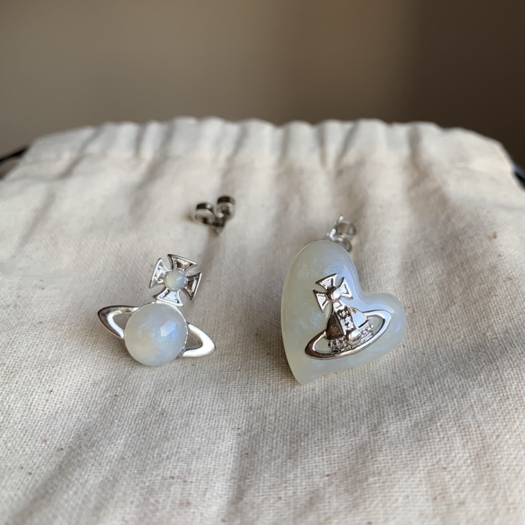 Vivienne Westwood(ヴィヴィアンウエストウッド)のヴィヴィアンウエストウッド　ピアス　ハート　thomasina レディースのアクセサリー(ピアス)の商品写真