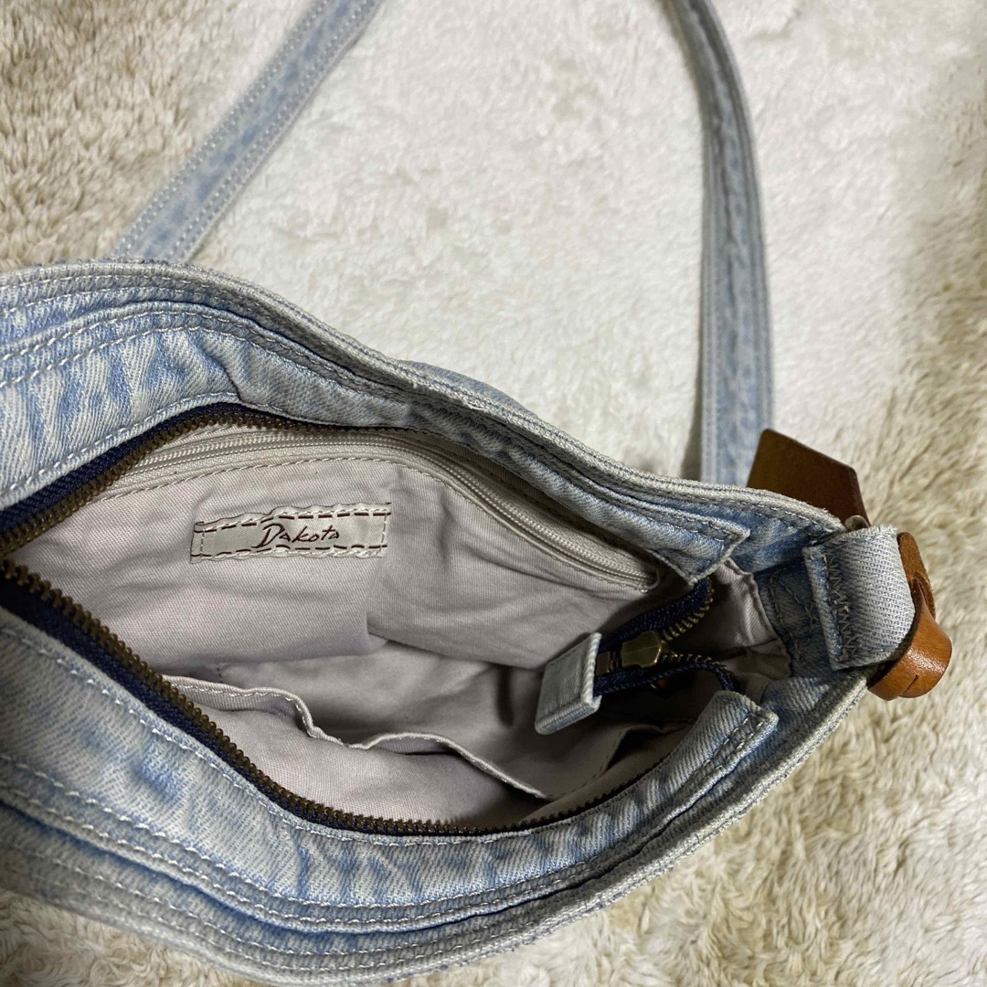 Dakota(ダコタ)のDakota ダコタ ショルダーバッグ ランドリーシリーズ デニム 薄マチ レディースのバッグ(ショルダーバッグ)の商品写真
