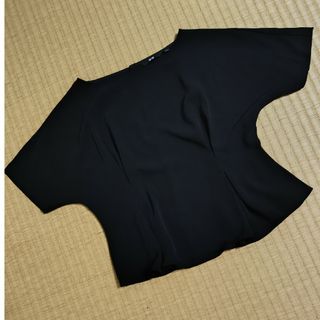 ユニクロ(UNIQLO)のドレープタッククルーＴシャツ(シャツ/ブラウス(半袖/袖なし))