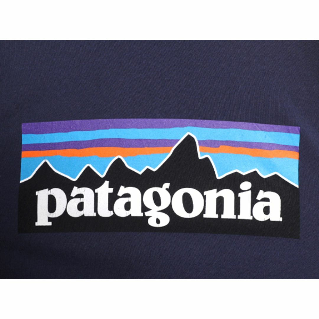 patagonia(パタゴニア)の18年製 パタゴニア ポケット付き 両面 プリント 半袖 Tシャツ メンズ M / Patagonia アウトドア ポケT P6 ボックスロゴ バックプリント 紺 メンズのトップス(Tシャツ/カットソー(半袖/袖なし))の商品写真