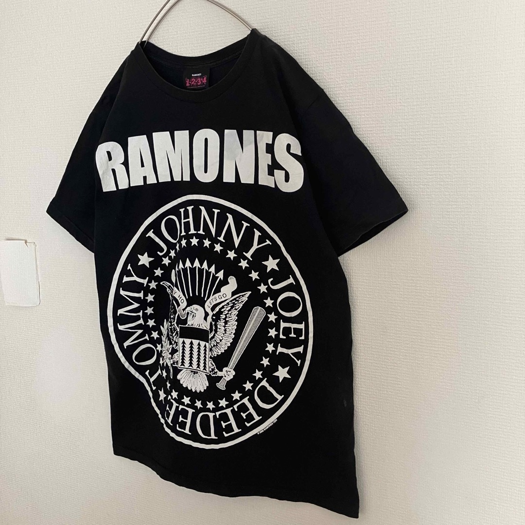 MUSIC TEE(ミュージックティー)のRAMONESラモーンズパンクロックバンドTシャツtシャツバンTビッグロゴバンt メンズのトップス(Tシャツ/カットソー(半袖/袖なし))の商品写真