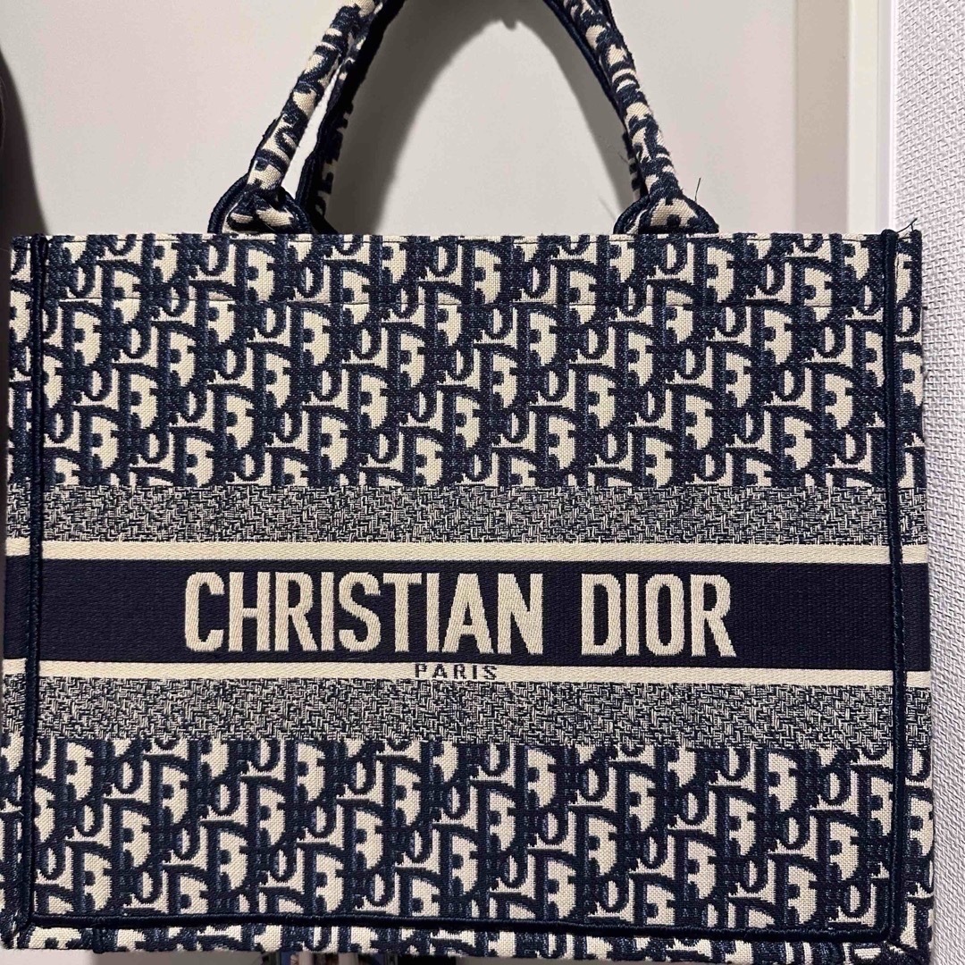 Christian Dior(クリスチャンディオール)のDior ブックトート ミディアム ネイビー レディースのバッグ(トートバッグ)の商品写真