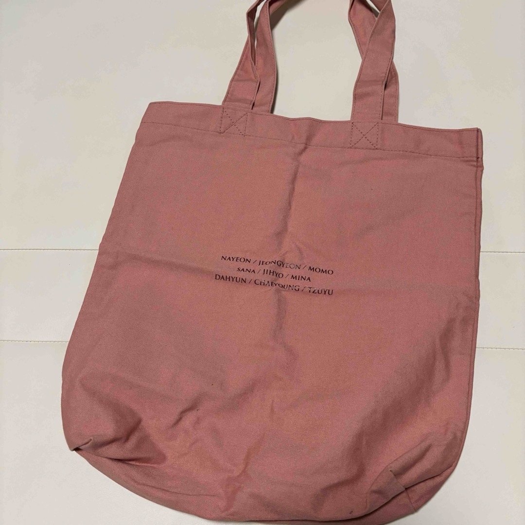 TWICE(トゥワイス)のTWICE トートバッグ　ピンク レディースのバッグ(トートバッグ)の商品写真