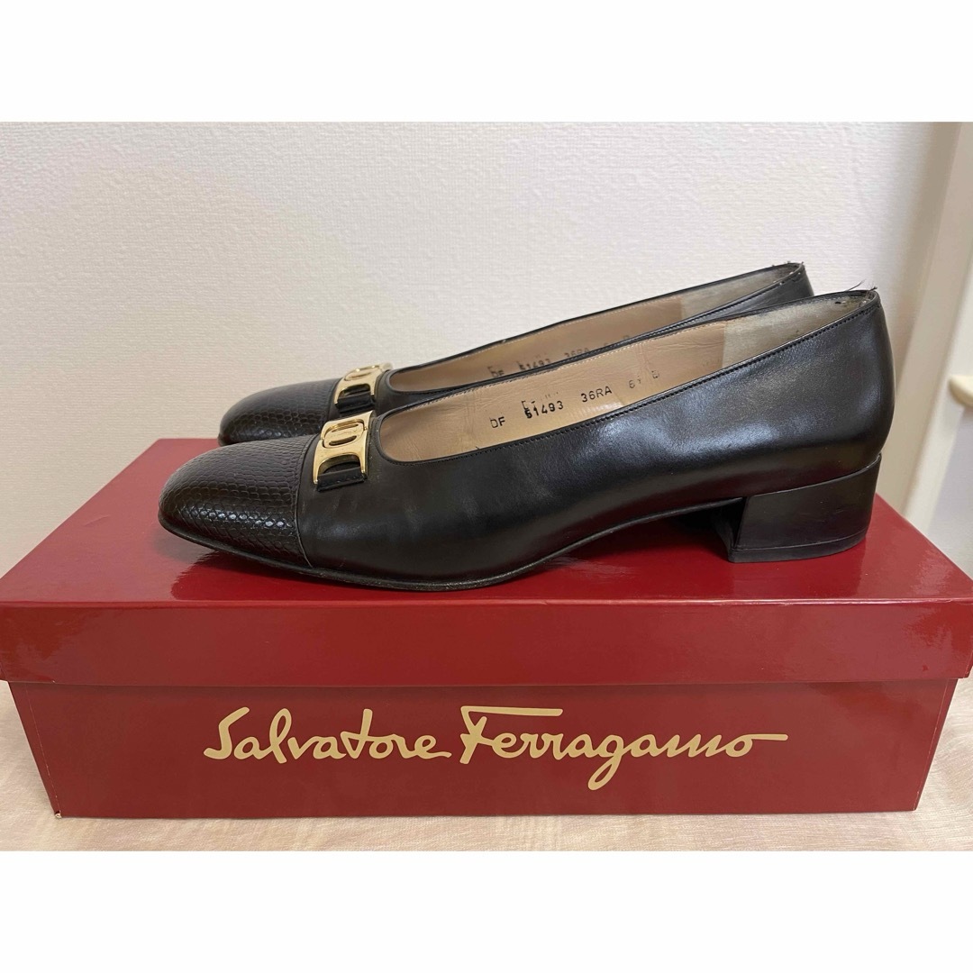 Salvatore Ferragamo(サルヴァトーレフェラガモ)のフェラガモ　パンプス美品　6D(23-23.5相当) レディースの靴/シューズ(ハイヒール/パンプス)の商品写真